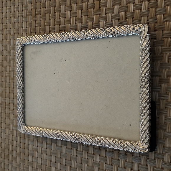 Tahari small picture frame 3×5 - Picture 2 of 4